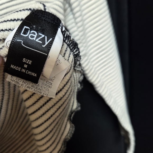 Dazy Striped Top Size Medium 90s - Picture 3 of 7